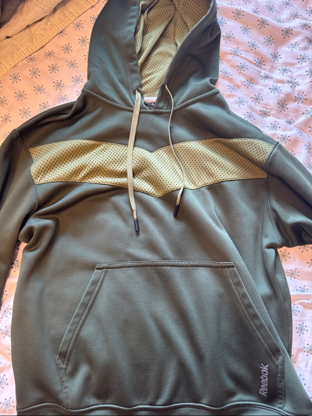 Reebok Olive Green Men's Hooded Pullover with Light Olive Panel Size Small